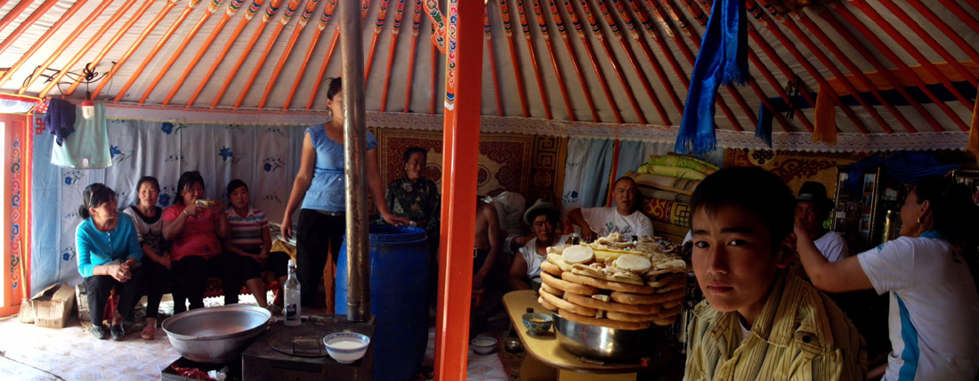 Bayan Onjüül - Mi Casamiento Mongol