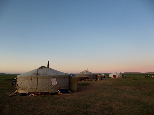 Bayan Onjüül - Mi Casamiento Mongol.