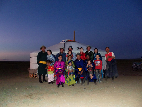 Bayan Onjüül - Mi Casamiento Mongol